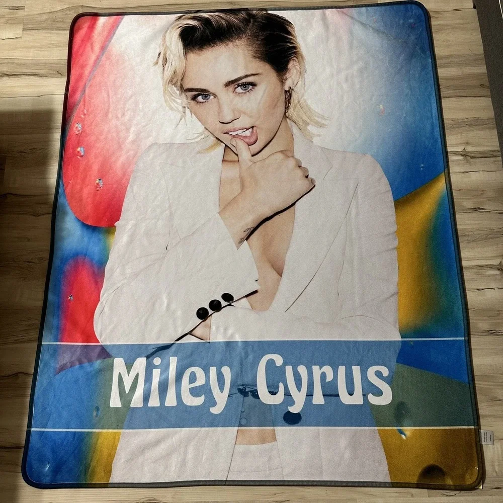 Miley Cyrus Throw Blanket 58